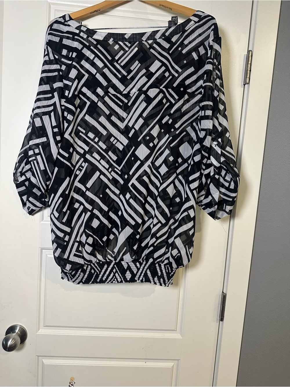 torrid Black and White Geometric Pullover Blouse - Picture 3 of 3
